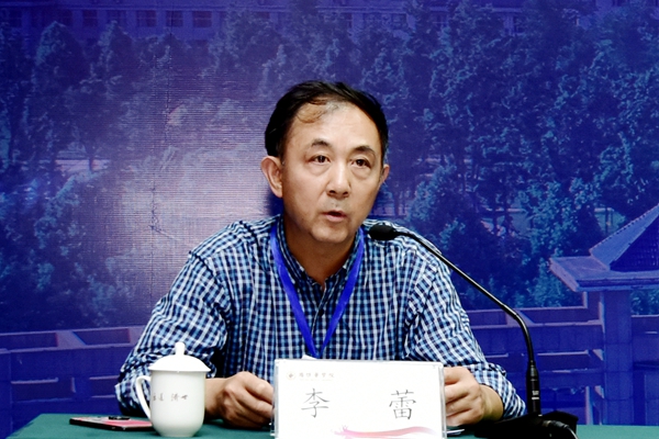 介绍委员会情况 介绍委员会情况