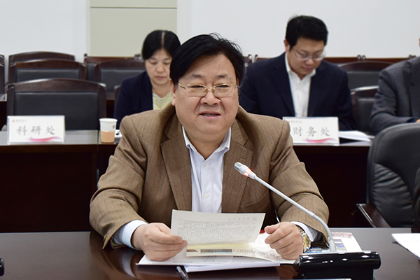 副校长孙宏伟主持座谈会 副校长孙宏伟主持座谈会