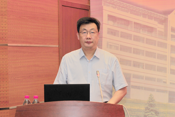 副院长刘军主持会议 副院长刘军主持会议