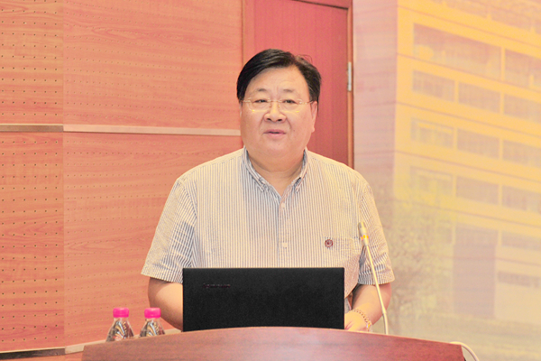 副院长孙宏伟作《博士人才培养项目建设及验收评估工作总结报告》 副院长孙宏伟作《博士人才培养项目建设及验收评估工作总结报告》