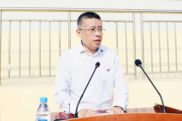 党委办公室(学院办公室)主任、军训工作领导小组副组长田玉胜宣布军训团教官成员名单 党委办公室(学院办公室)主任、军训工作领导小组副组长田玉胜宣布军训团教官成员名单