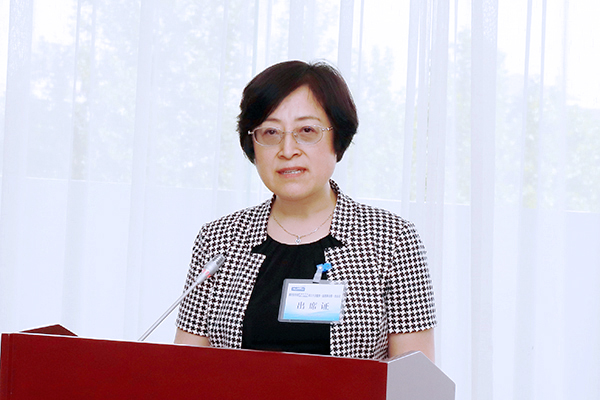 当选会长高志琴表态发言 当选会长高志琴表态发言